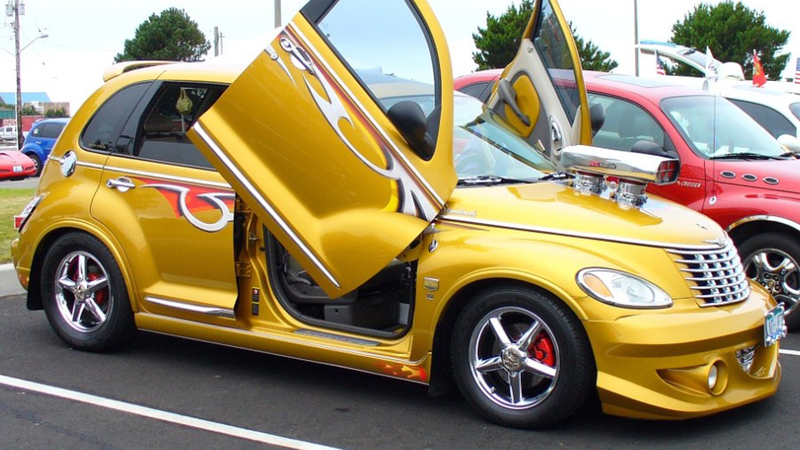 Illustration for article titled The Worst Car Colors Ever Offered